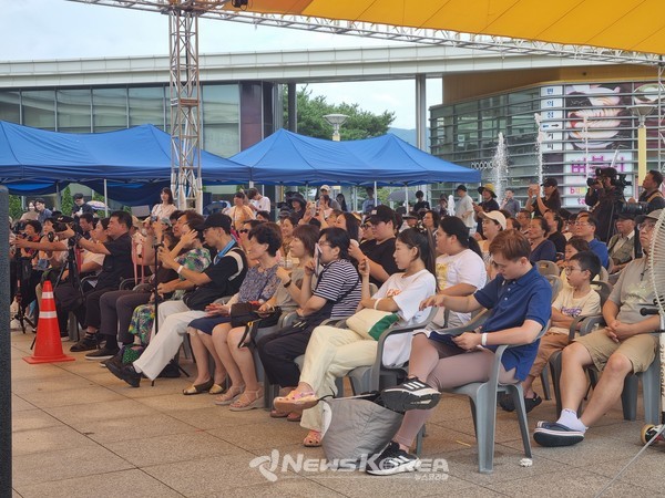 천안 K-컬처 박람회 웰컴존 무대 현장 @뉴스코리아 권순철 기자
