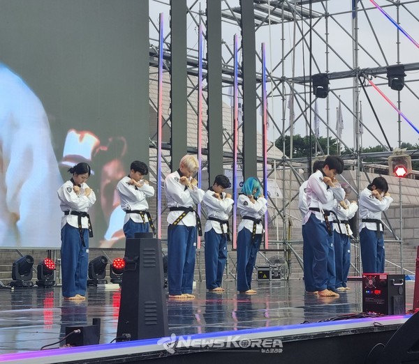 천안 K-컬처 박람회 개막 이전 태권트리의 오프닝 공연 @뉴스코리아 권순철 기자