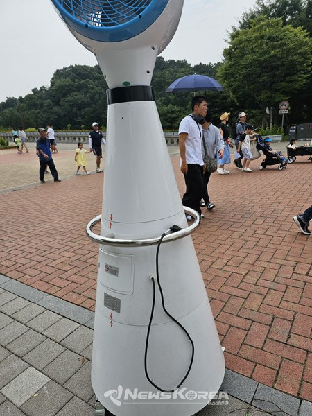 코드가 빠져있는 대형선풍기 @뉴스코리아 최신 기자