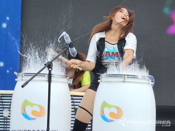 천안다문화가족지원센터 난타팀의 역동적인 공연 @뉴스코리아 최신 기자