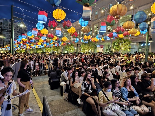 행사시작 전 객석을 가득 메운 관객들 @뉴스코리아 최신 특파원