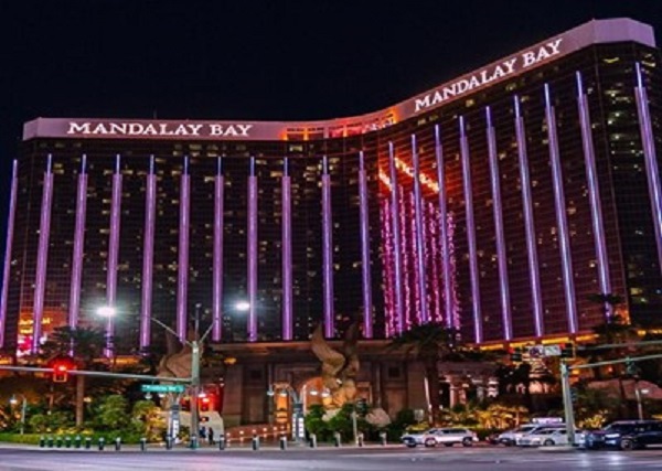 핑크빛으로 물든 만달레이 베이 호텔, 라스베거스 (Mandalay Bay, Las Vegas)   @라스베거스관광청
