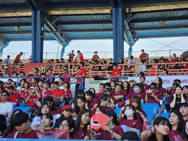 고려대학교 응원석 @뉴스코리아 최신 기자