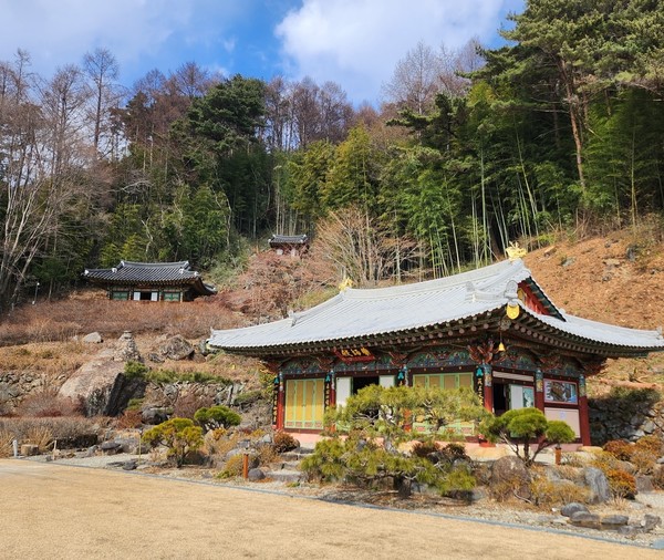 ▲ 사진 : 호국사찰 묵계사 전경