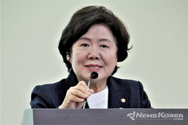 서정숙 국민의힘 의원이 한국인구정책연구회 창립총회에서 축사를 하고 있다. @뉴스코리아 김정호 기자