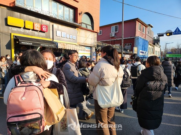 고생했다! 수고했다! 잘했다! 장하다!   @뉴스코리아 허승규 기자