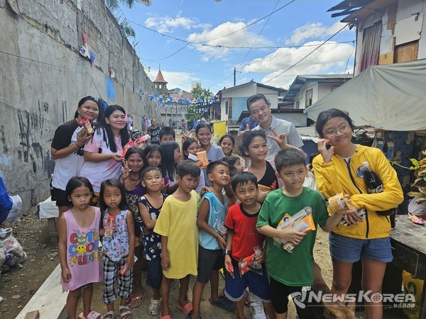 임종성 더불어민주당 국회의원이 본지가 주관한 코피노 지원 행사에 직접 참석해 필리핀의 코피노 아동들의 실태 파악에 나섰다. @뉴스코리아 문대진 특파원