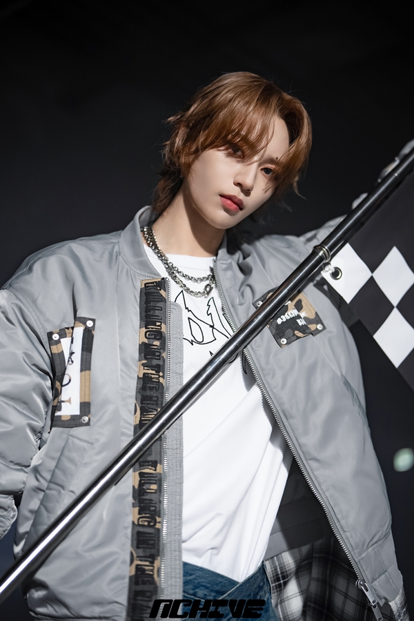 유찬   @오브문스튜디오