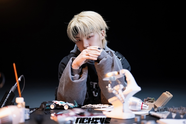 엔   @오브문스튜디오