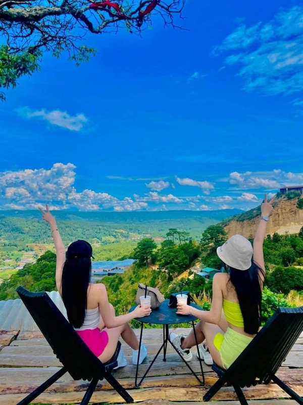 달랏은 전망이 멋진 아기자기한 전망대 까페들이 많다. @뉴스코리아 이웅연 특파원 