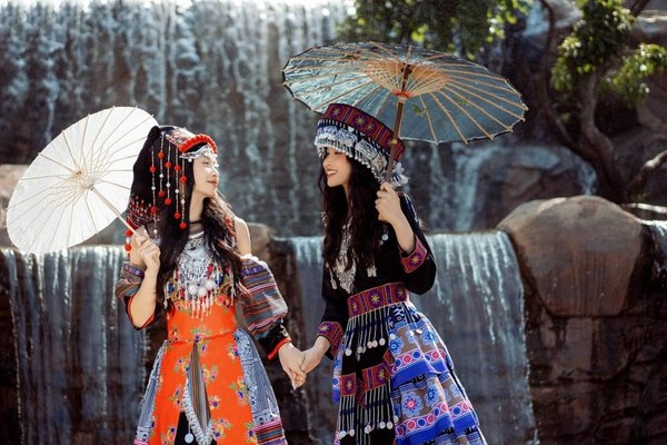 예쁜 달랏의 전통복장! 랑비앙산 전망대에서 렌탈해서 입고 사진을 찍을수 있다. @뉴스코리아 이웅연 특파원 