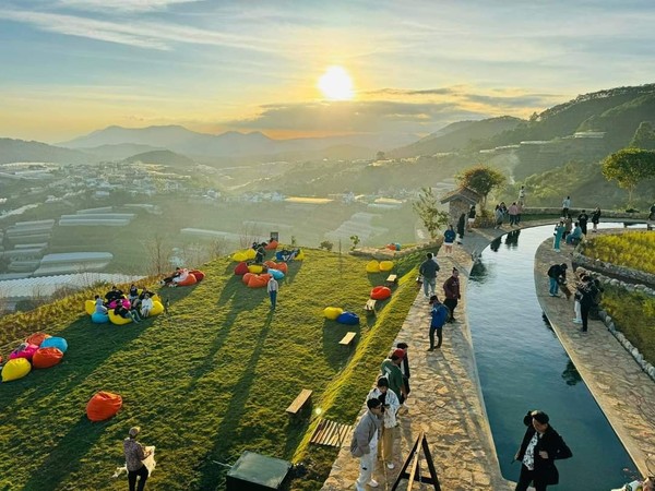 썬셋을 보기위한 예쁜 카페들도 많이 생겼다. @뉴스코리아 이웅연 특파원 