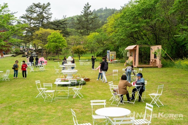 춘양 야외카페 ‘봄볕정원’ 전경 @화순군