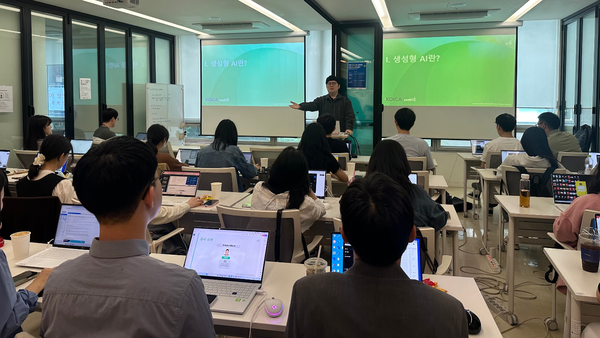 코이카는 지난 10일 서울 강남구 소재 모두의연구소 강남캠퍼스에서 본부 임직원을 대상으로 생성형 AI 교육을 실시했다. 이번 교육은 6월 21일까지 매주 금요일마다 총 7회에 걸쳐 실시한다. @코이카