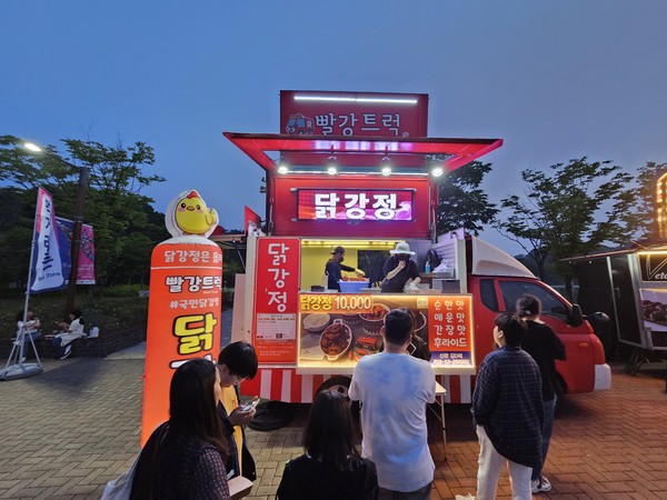 만원의 행복? 모든 메뉴가 죄다 만원 @뉴스코리아 최신 기자