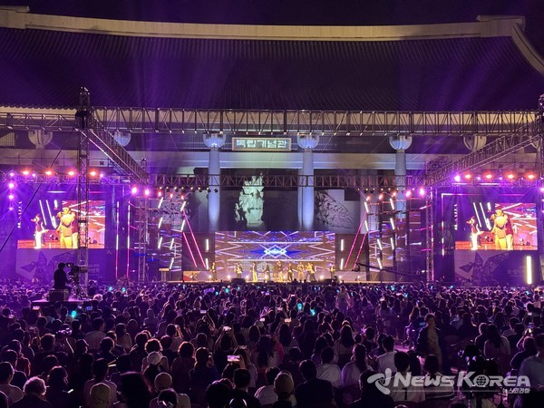 개막식 공연이 진행중인 메인 무대 @뉴스코리아 최신 기자