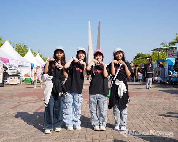 "K-컬처 박람회장을 찾은 외국인 방문객 @천안시