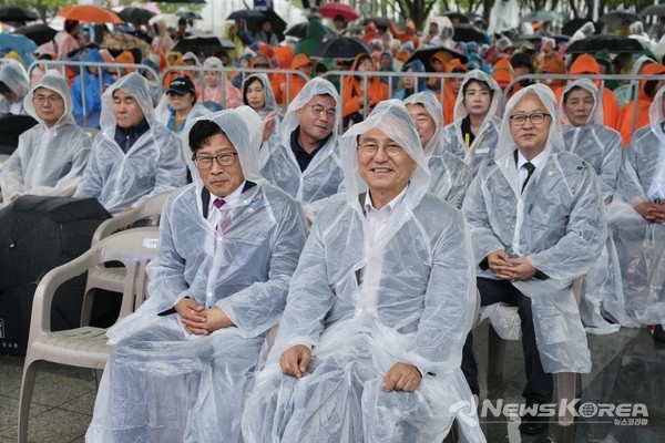 폐막식에 비가와도 전혀 문제 없슈 @천안시