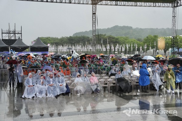 폐막식에 비가와도 전혀 문제 없슈 @천안시