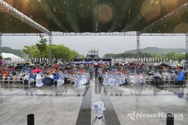 폐막식에 비가와도 전혀 문제 없슈 @천안시