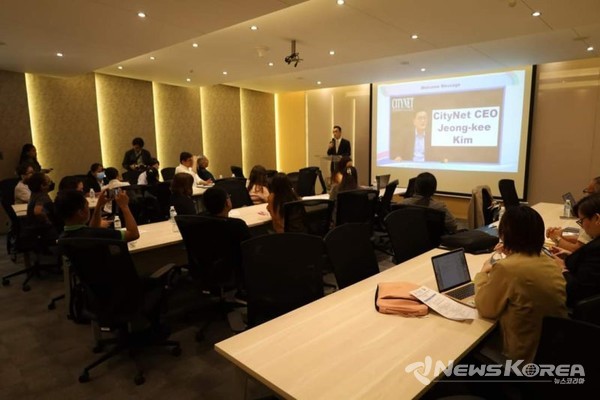 25개 도시가 회원으로 가입하고 있는 시티넷 필리핀 국가지부 연례회의에서 김정기 대표가 환영사를 하고 있다. @시티넷