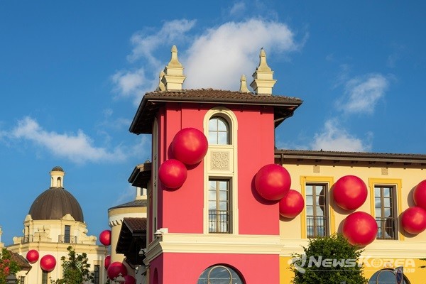 런던, 파리, 밀라노, 바르셀로나, 마드리드, 브뤼셀앤트워프, 쾰른뒤셀도르프뮌헨, 프랑크푸르트, 상하이, 쑤저우 등에 자리한 11개의 럭셔리 쇼핑 여행지로 차별화된 서비스를 제공하는 '비스터 컬렉션'에서 피덴자 빌리지는 밀라노에 속해있다. 사진은 피덴자 빌리지 전경  @뉴스코리아 허승규 기자