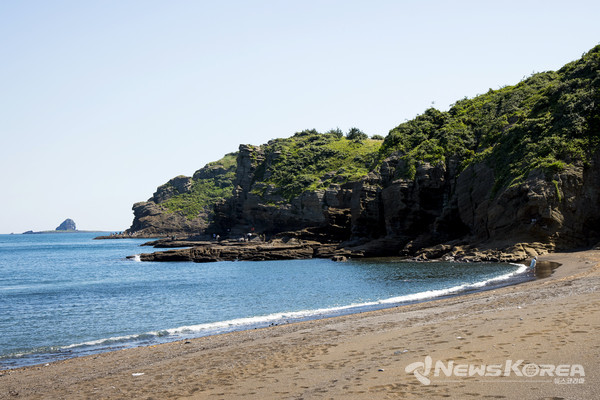 ▶ 소금막해변 (황우치해안) : 서귀포시 안덕면 사계리 79-4  @제주관광공사