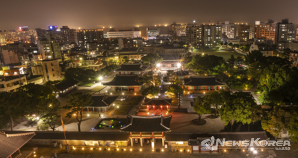 ▶ 제주목관아 야간개장(5.1~10.31) : 제주시 관덕로 25 @제주관광공사