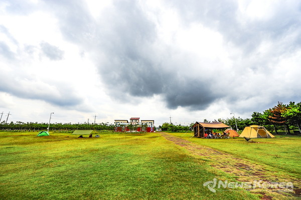 ▶ 김녕해수욕장 야영장 @제주관광공사