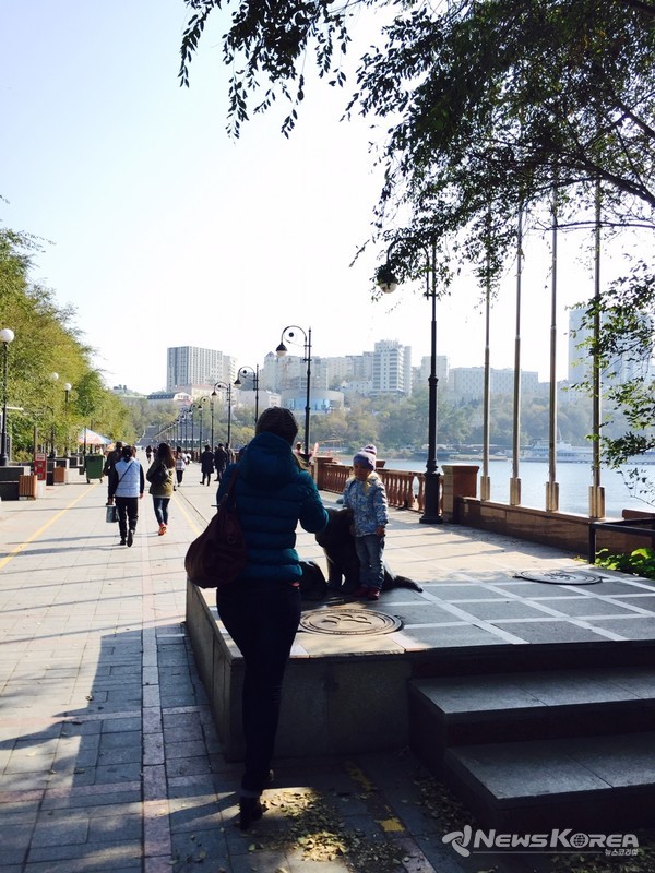 옛한인들의 첫거주지이자 개척지로 블라디보스톡의 번화가인 해양공원 @뉴스코리아 최신 특파원