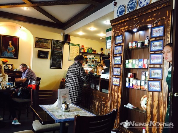 옛한인들의 첫거주지이자 개척지로 블라디보스톡의 번화가인 해양공원(아르바트 거리 카페) @뉴스코리아 최신 특파원