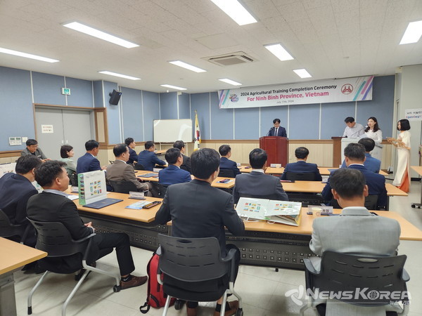 베트남 닌빈성 농업연수 수료식 기념사진 @아산시