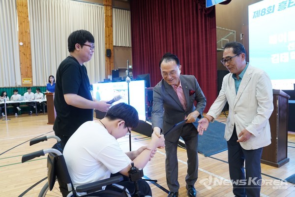 ‘제8회 흥타령배 전국 장애인 e스포츠 대회’가 지난 13일 태조산청소년수련관 체육관에서 개최됐다. @천안시