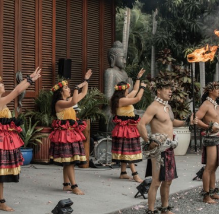 정열적인 춤을 추는 하와이 원주민 후예들(2024 Hawai'i @Tourism Authority 사이트 갈무리