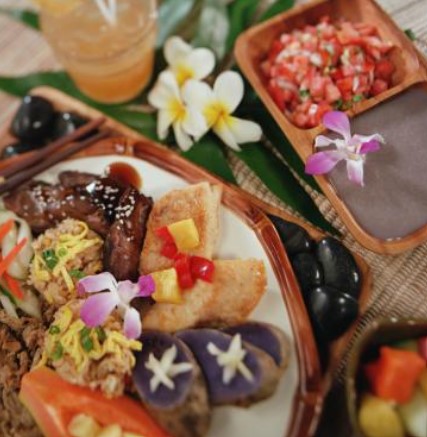 카우아이 섬의 루아우 요리(2024 Hawai'i @Tourism Authority 사이트 갈무리