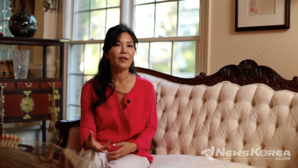 "한인 커뮤니티가 저를 지원해 주는 것을 보고 백인들이 부러워했어요.",  “너는 정말 든든한 지원군을 가졌구나” 임소정(미국 버지니아주 페어팩스 시의원) @재외동포협력센터