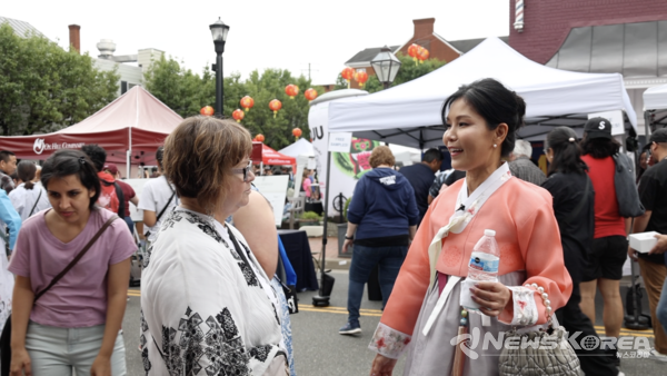 2024년 5월 미국 버지니아주 페어팩스시 아시안 페스티벌을 방문한 임소정 @재외동포협력센터