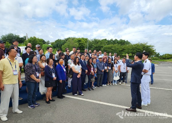 평택 서해수호관을 찾아 헌화하는 세계한인정치인들 @재외동포협력센터