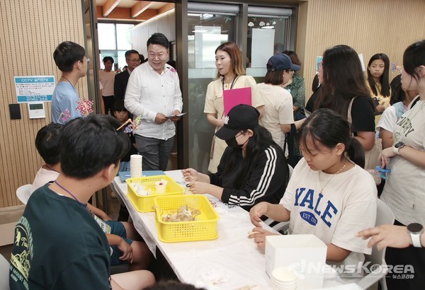 당진청소년카페 수다벅스 2호점 개관 행사에 오성환 당진시장이 참석했다. @당진시