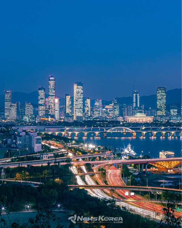 산과 강, 야경과 열정.. 서울은 여러 얼굴을 가지고 있다   @서울시