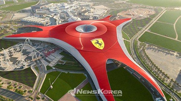 전 세계에서 유일한 페라리를 테마로 한 테마파크인 ‘페라리 월드 아부다비’  @야나트립