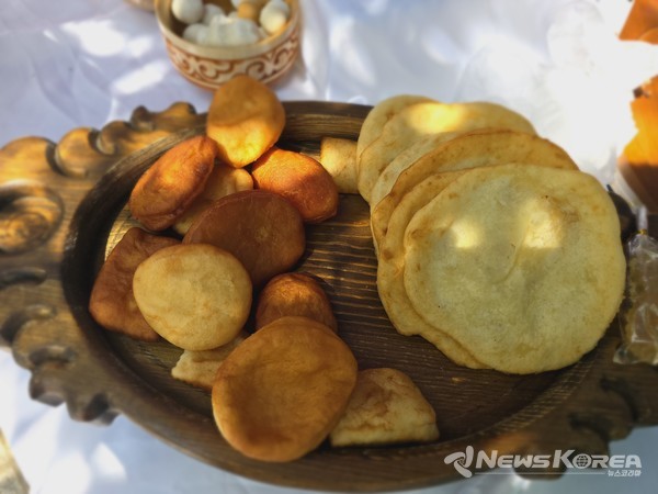 카자흐스탄 음식체험부스 @뉴스코리아 최신 기자