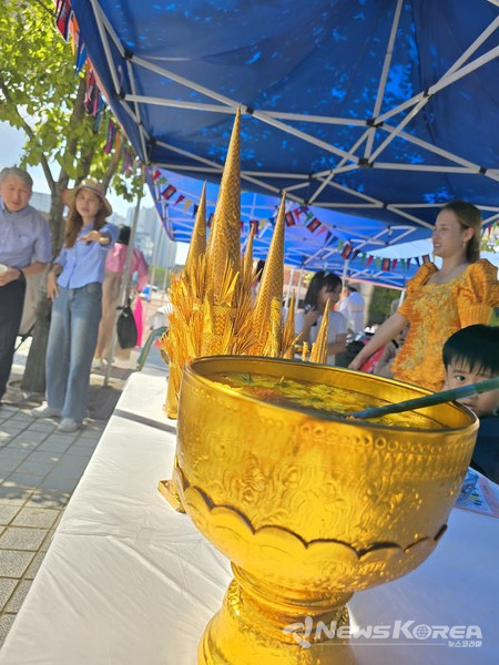 캄보디아 음식 체험 부스 @뉴스코리아 최신 기자