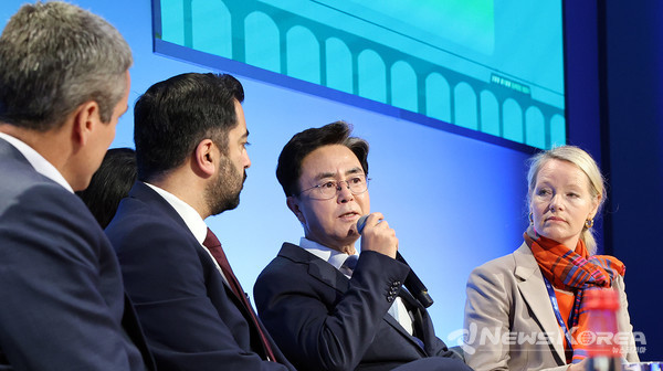 지난해 12월 두바이서 열린 제28차 유엔기후변화협약 당사국 총회(COP28) 지방정부 기후행동 정상회의 세션에서 김태흠 지사가 발언하고 있다. @충청남도