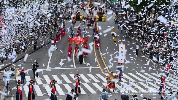 정조대왕 능행차 공동재현. @수원시