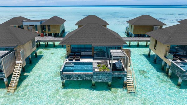 몰디브 마디푸시 프라이빗 아일랜드 리조트의 '아쿠아(워터)빌라' 전경   @팜투어