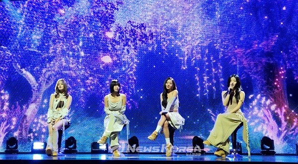 꿈에서도 현실에서도 원하는 목표와 KISSY(팬클럽)를 향해 다가가고 싶은 마음을 전하고 있는 쇼케이스 무대   @뉴스코리아 허승규 기자