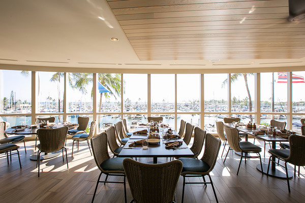 신선한 해산물 뷔페와 하와이 현지 요리를 맛볼 수 있는 '원 헌드레드 세일즈 레스토랑 & 바'   @팜투어