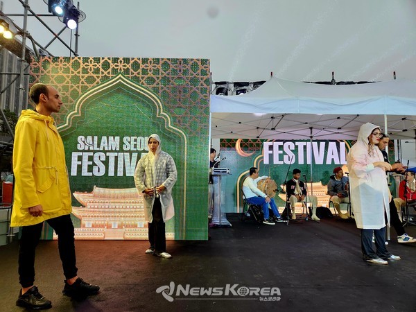 지난 10월 19일, 광주 국립아시아문화전당 하늘마당에서는 '튀니지 국립민속예술단 초청 내한공연'은 튀니지의 다양한 전통 음악과 무용을 통해 중동 지역문화를 보여주는 생생한 감각과 풍류의 여정으로 관람객을 초대했다   @뉴스코리아 허승규 기자