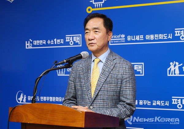 정장선 평택시장이 6일 언론브리핑을 진행하고 있다. @평택시